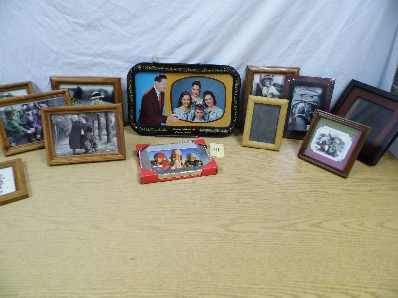 lot 84 image: Lawrence Welk Tray - Pic Frames