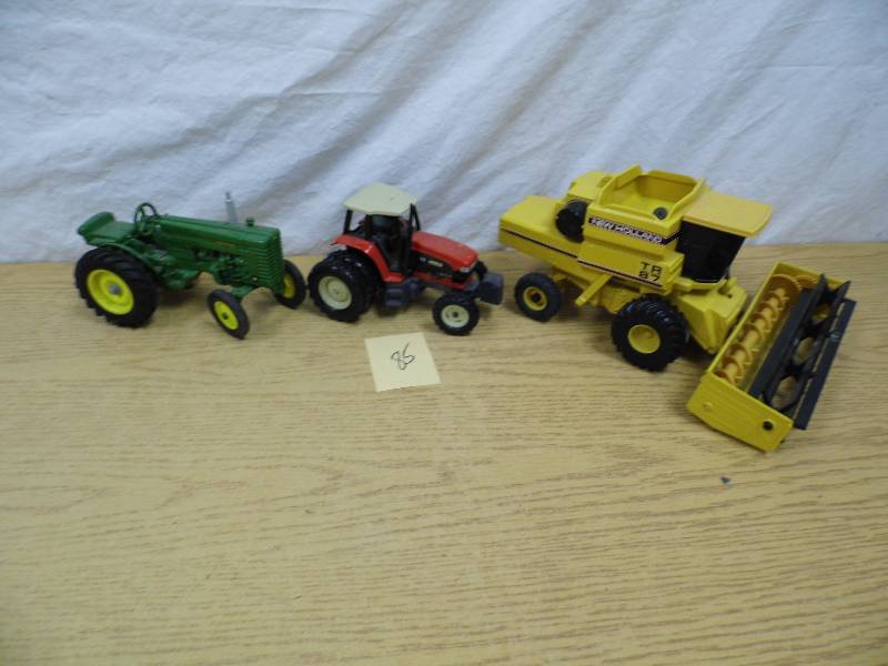 lot 85 image: Ertl Tractors