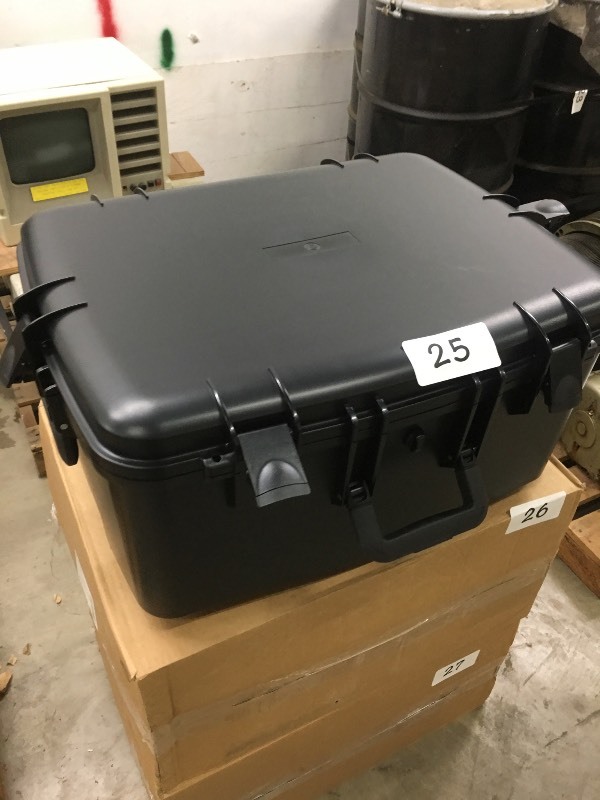 Single latching hard travel case