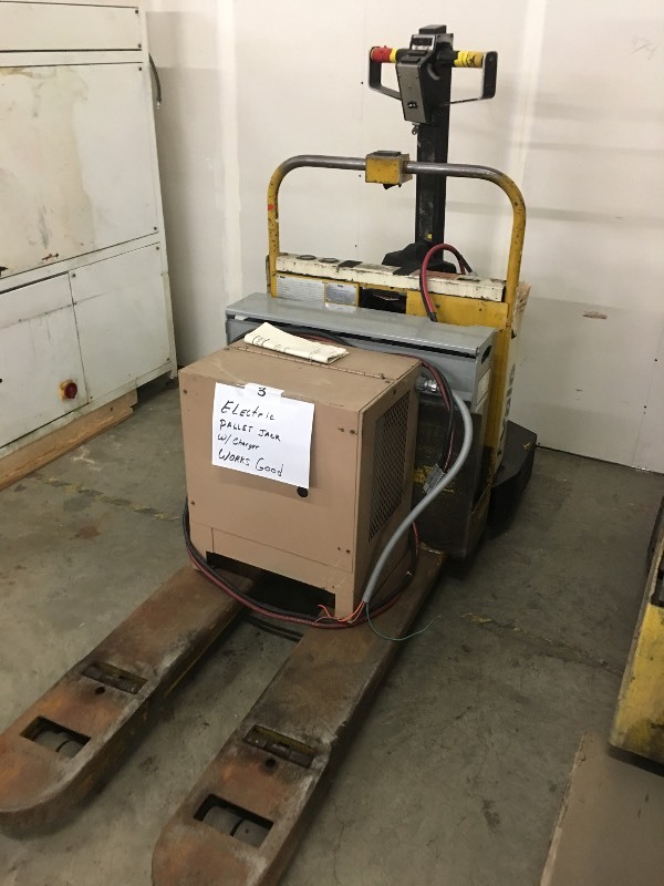 Electric pallet jack