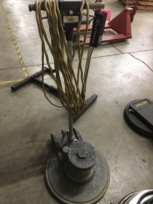 Floor scrubber
