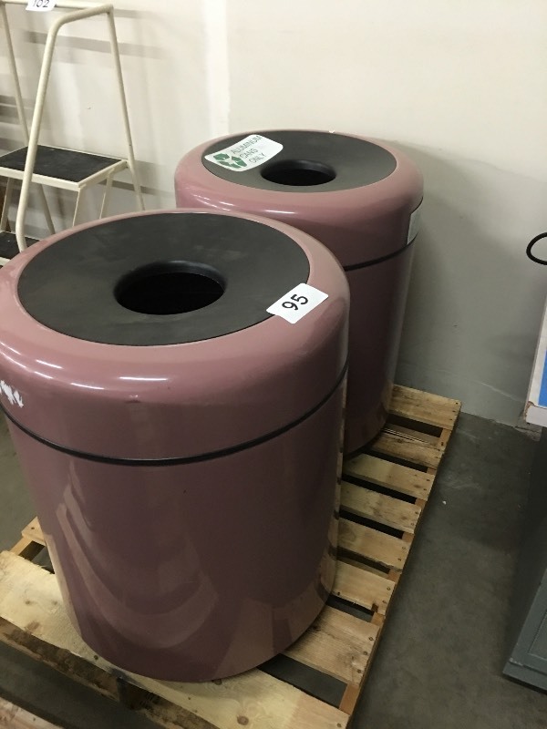 Lot of 2 trash cans