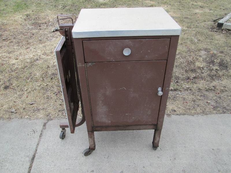 lot 40 image: Steel Work Cabinet