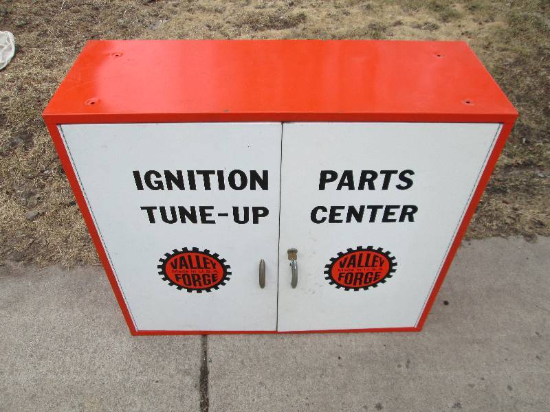 lot 44 image: Valley Forge Automotive Steel Cabinet