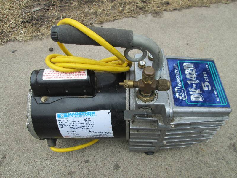 lot 46 image: JB Industries DV-142N Refrigerant Vacuum Pump