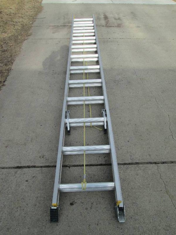 lot 62 image: Werner 24 Extension Ladder