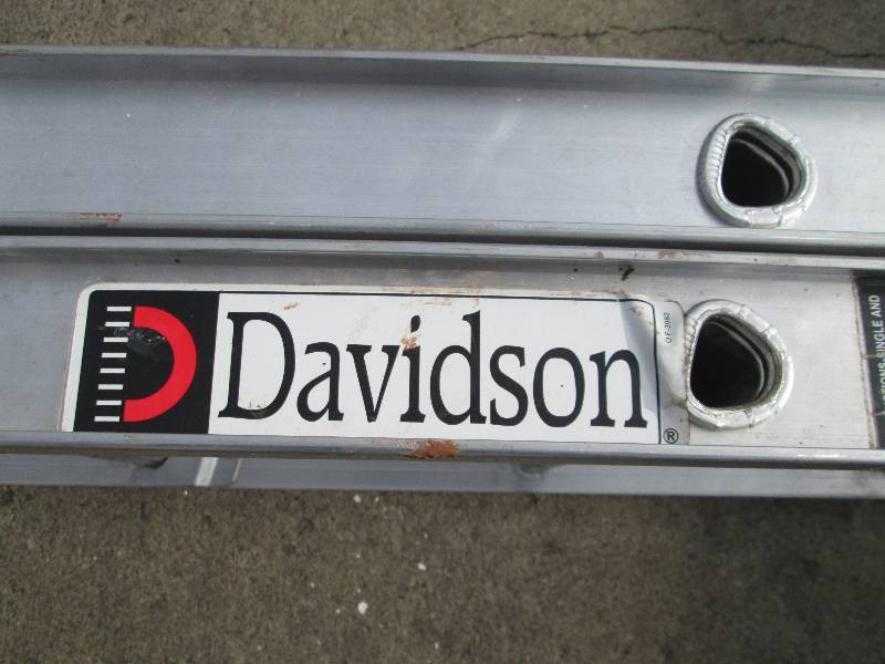 lot 63 image: Davidson 16 Extension Ladder