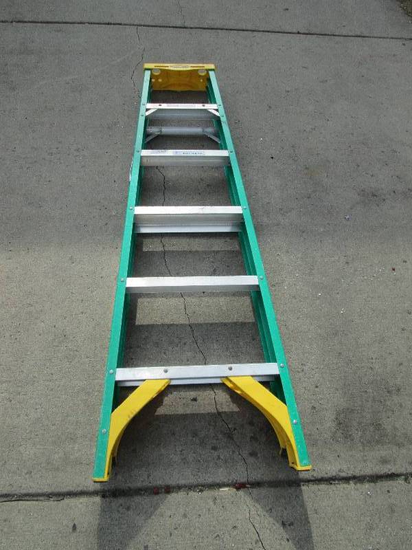 lot 64 image: Werner 6 Fiberglass Step ladder