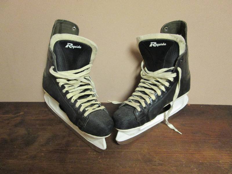 lot 84 image: CCM Rapide Ice Skates