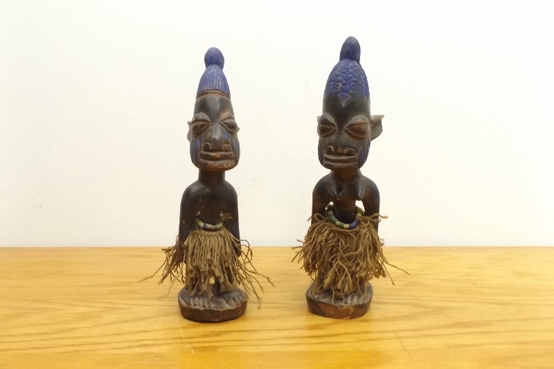 lot 3 image: 2 Antique 12 Wood Carved African Man and Woman Idols with Trade Bead Necklaces