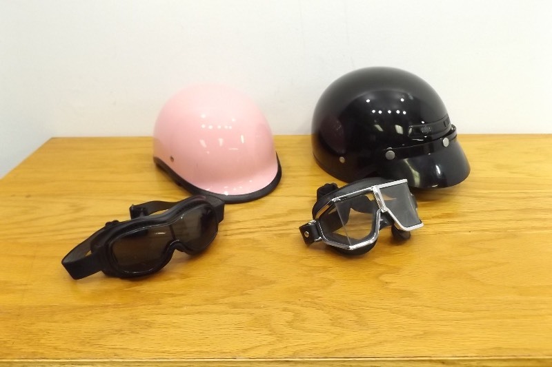 lot 5 image: 2 Man and Woman Riding 12 Helmets and Goggles
