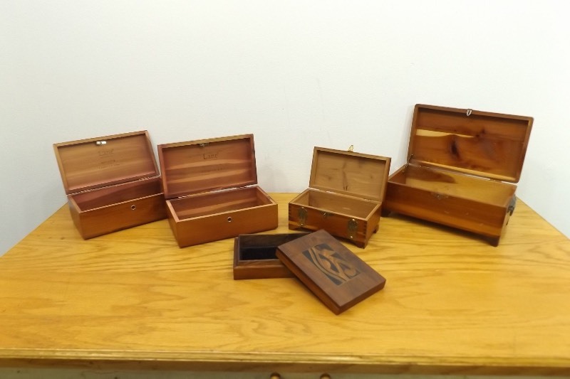 lot 9 image: 2 Vintage Lane Miniature Cedar Chests and 3 Nice Wood Boxes