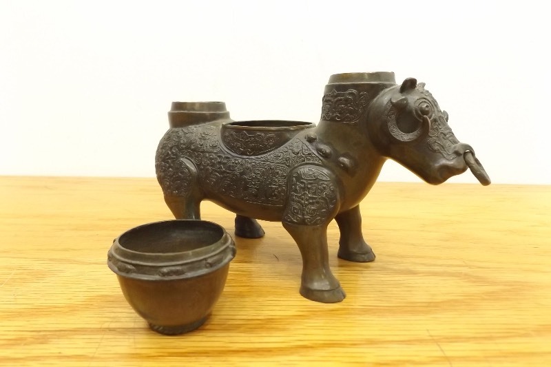 lot 28 image: VERY OLD Xi Zun Brass Bull Wine Vessel