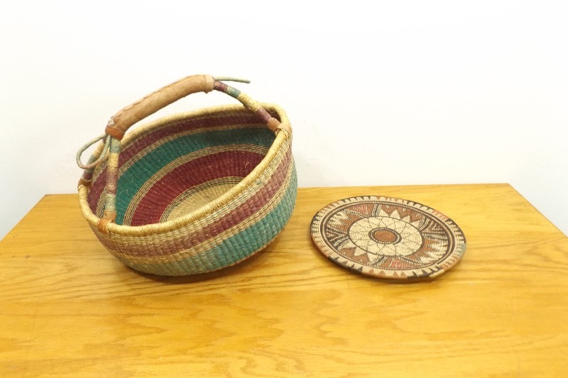 lot 38 image: Larger Old Native American Cable Weave Basket and Tray