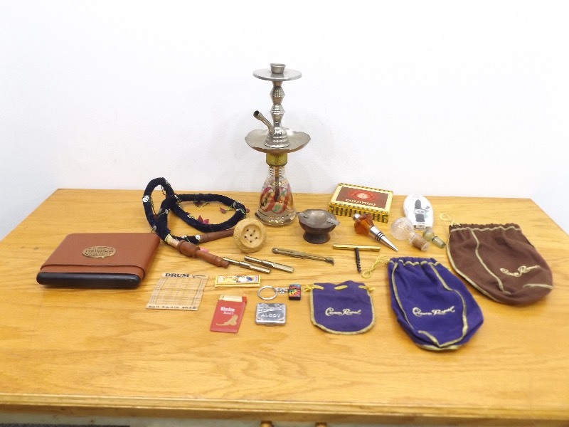lot 48 image: Lot of Vintage Smoking and Alcohol Related Items