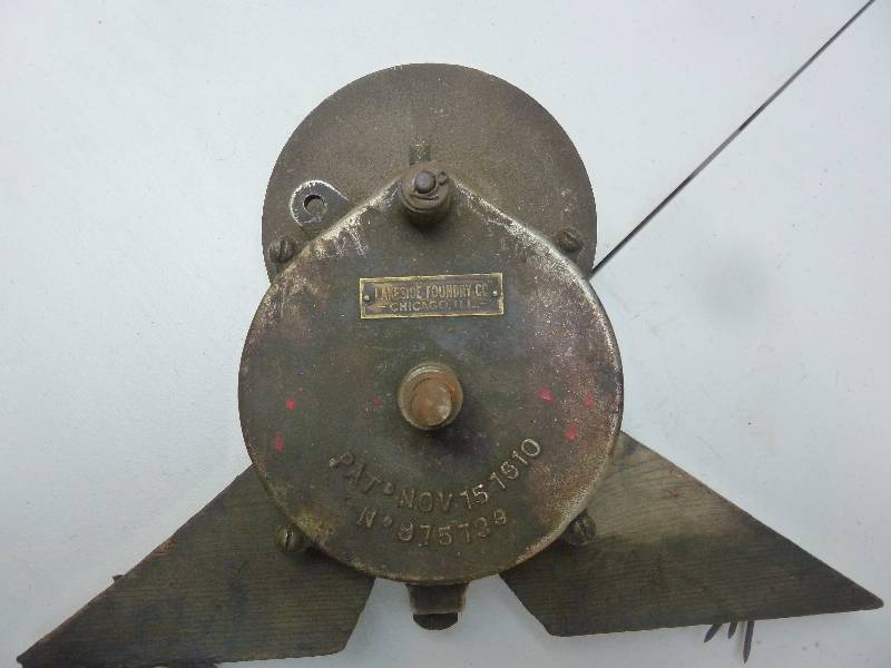 lot 14 image: Antique Hand Grinder