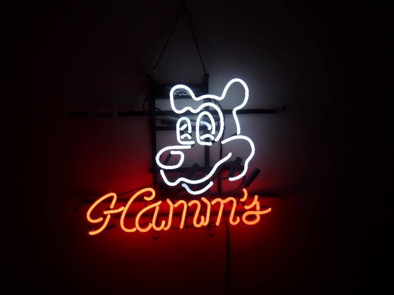 lot 24 image: Hamms Neon Beer Sign