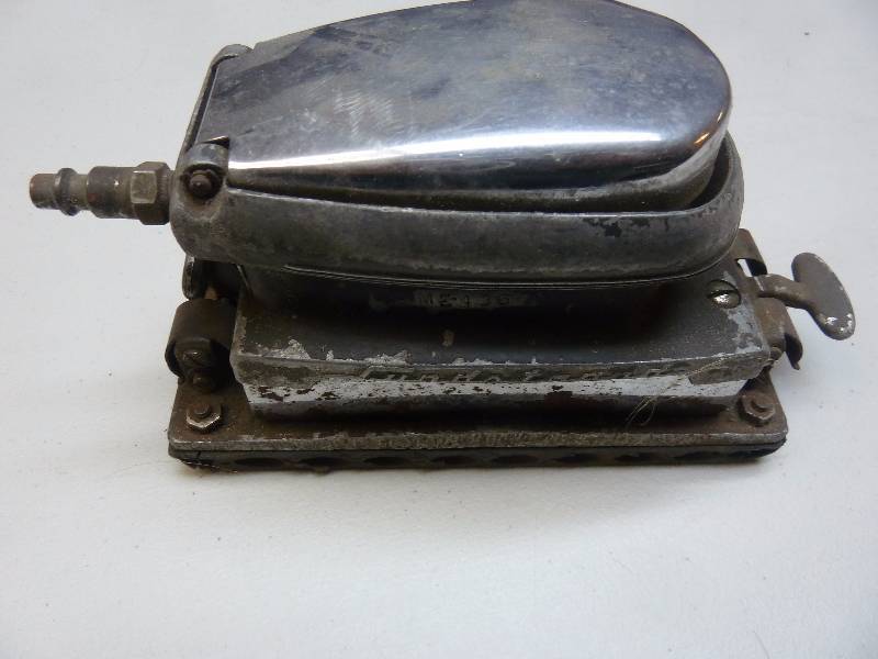 lot 26 image: Vintage Air Sander
