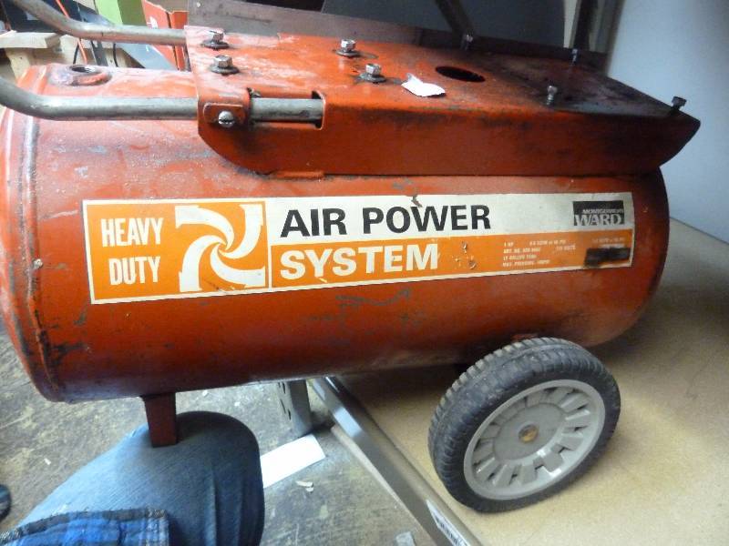 lot 36 image: Air Compressor Tank