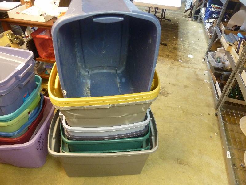 lot 46 image: Totes without Lids