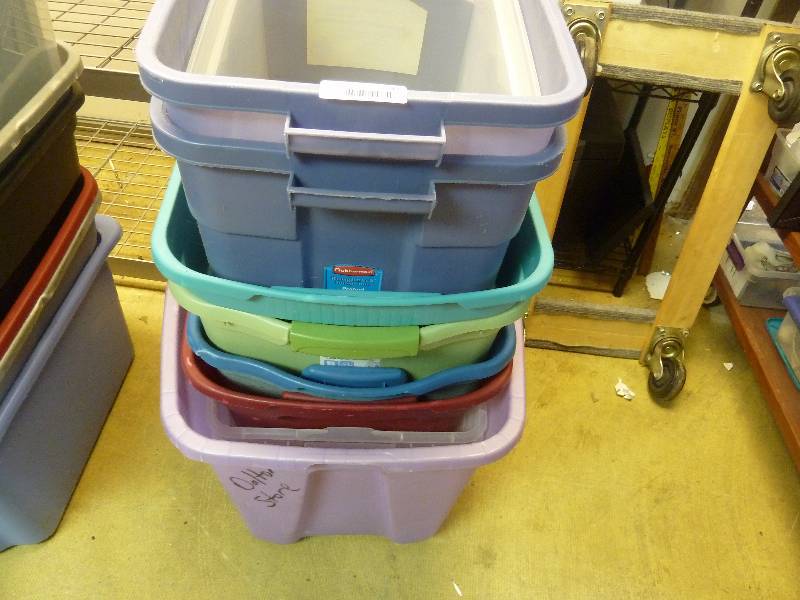 lot 47 image: Totes without Lids