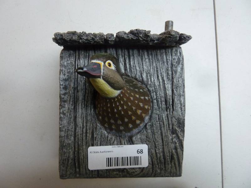 lot 68 image: Collectible Lot