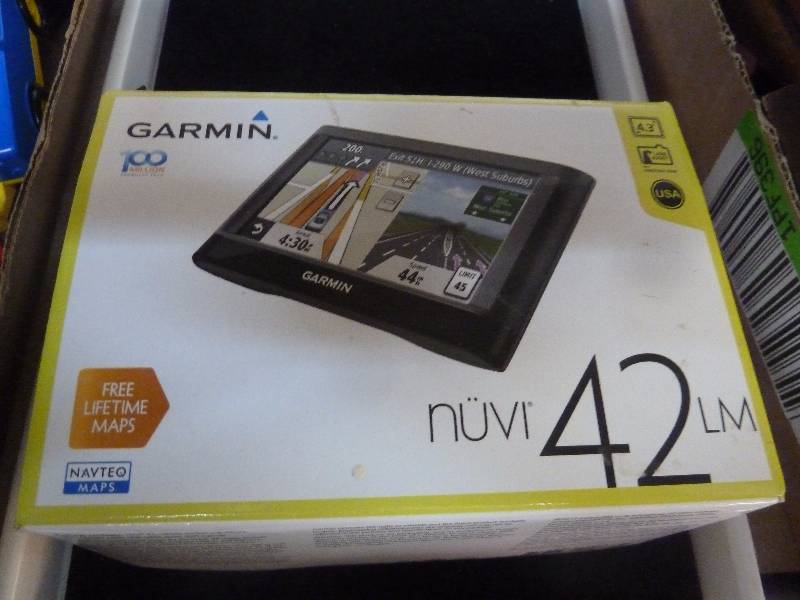 lot 70 image: New In Box Garmin nuvi