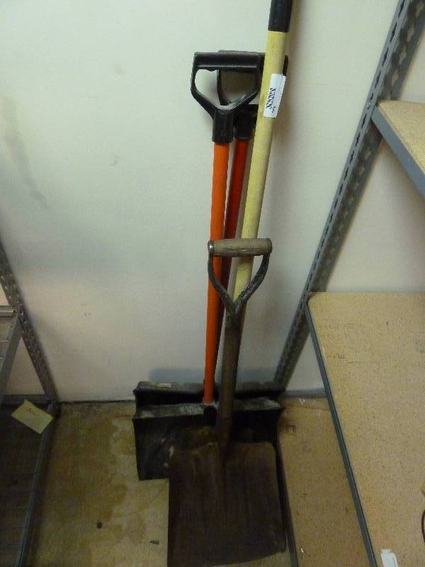 lot 126 image: Shovel Lot