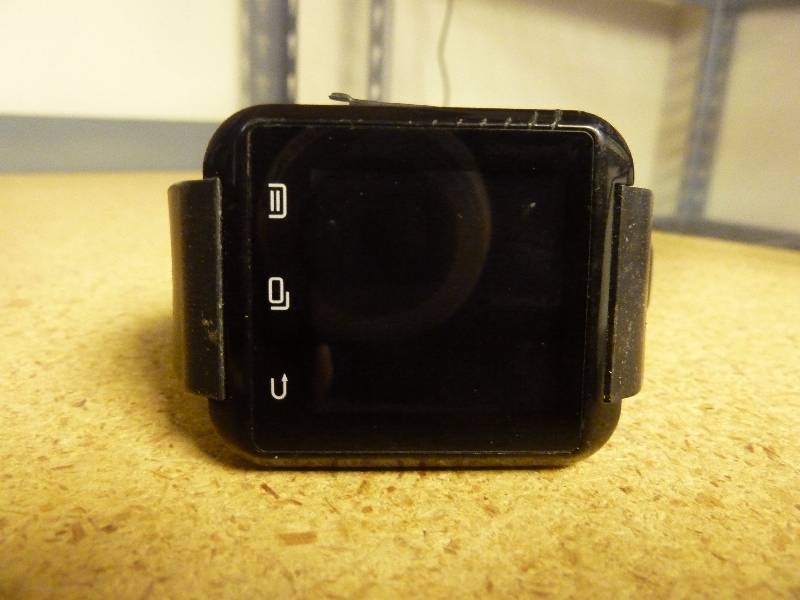 lot 136 image: iRulu Smart Watch