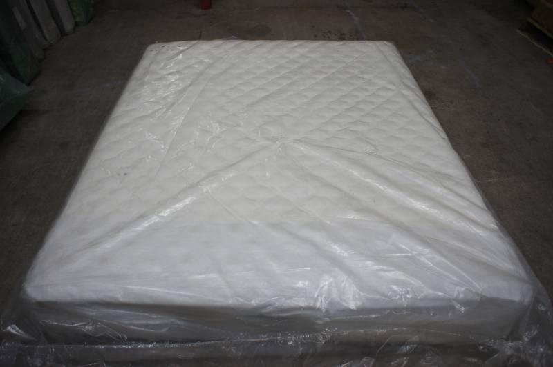 lot 15 image: New California King Size Simmons Beauty-Rest Recharge California King - Cali King - Size Mattress Mattress -  MSRP $2499.99 - 10 Thick