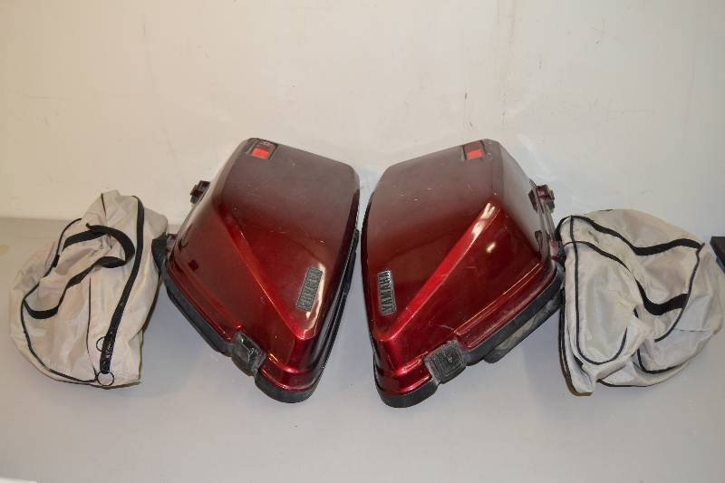 lot 157 image: 1984 Yamaha Side Bags