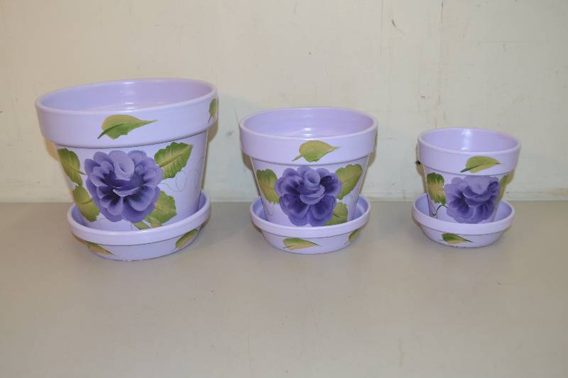 lot 211 image: Hand Painted Flower Pots