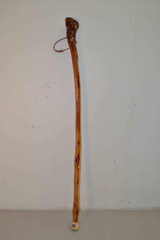 lot 262 image: Diamond Willow walking stick