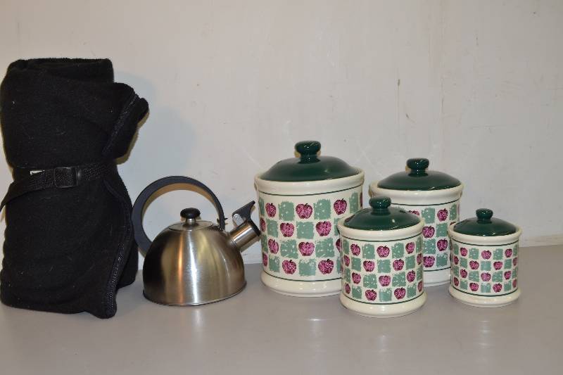 lot 267 image: Home Decor