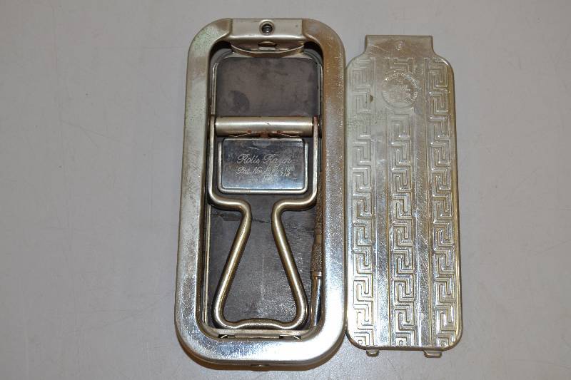 lot 281 image: 1927 Vintage Rolls Razor