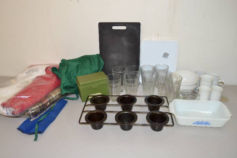 lot 284 image: Kitchen Items