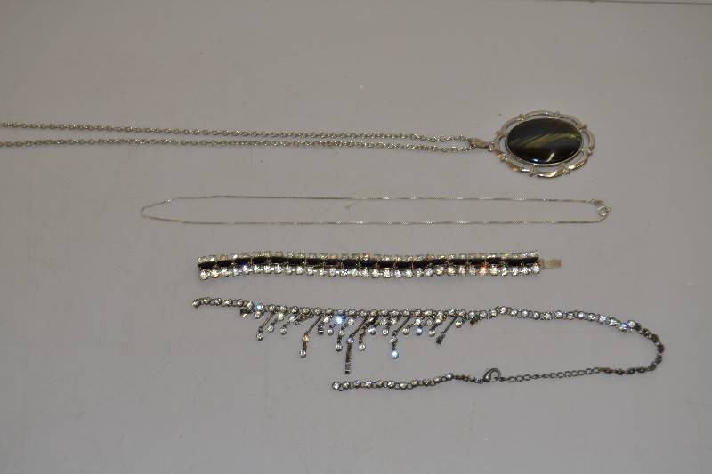 lot 287 image: Jewelry