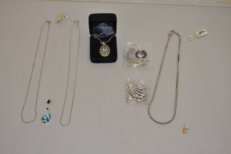 lot 294 image: Necklaces