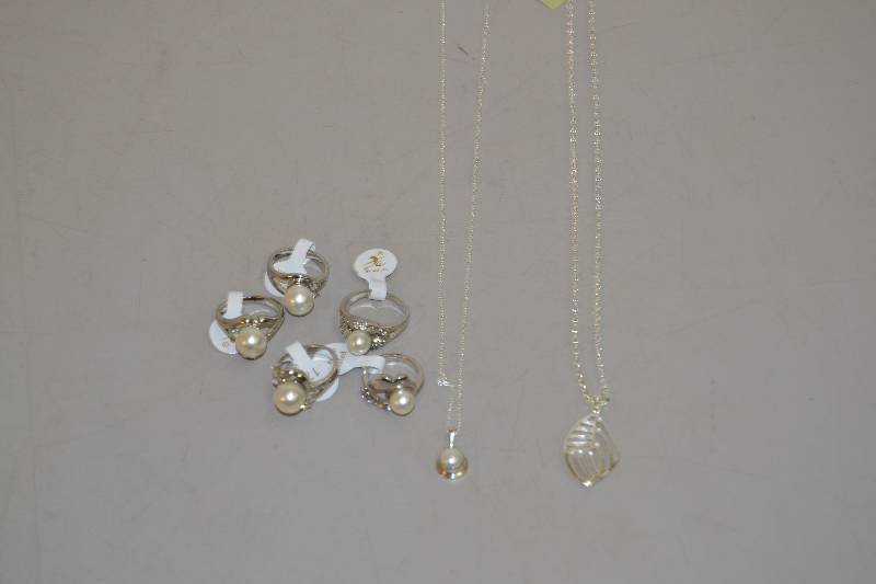 lot 300 image: Pearls and Silver