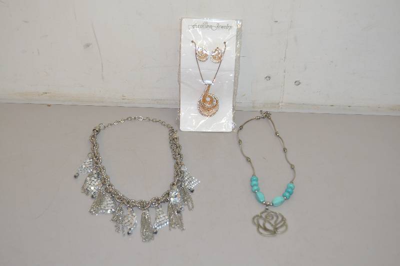 lot 310 image: Fashion Jewelry