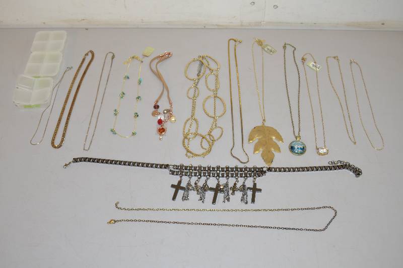 lot 313 image: Necklaces