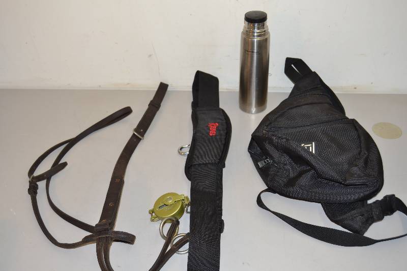 lot 319 image: Dog Items