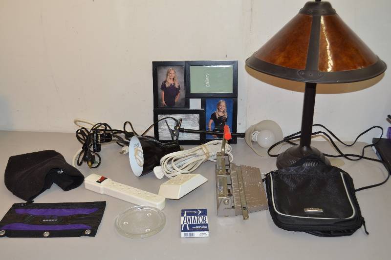 lot 324 image: Home Decor
