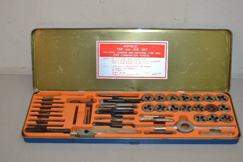 lot 355 image: 40PC. Tap and Die Set