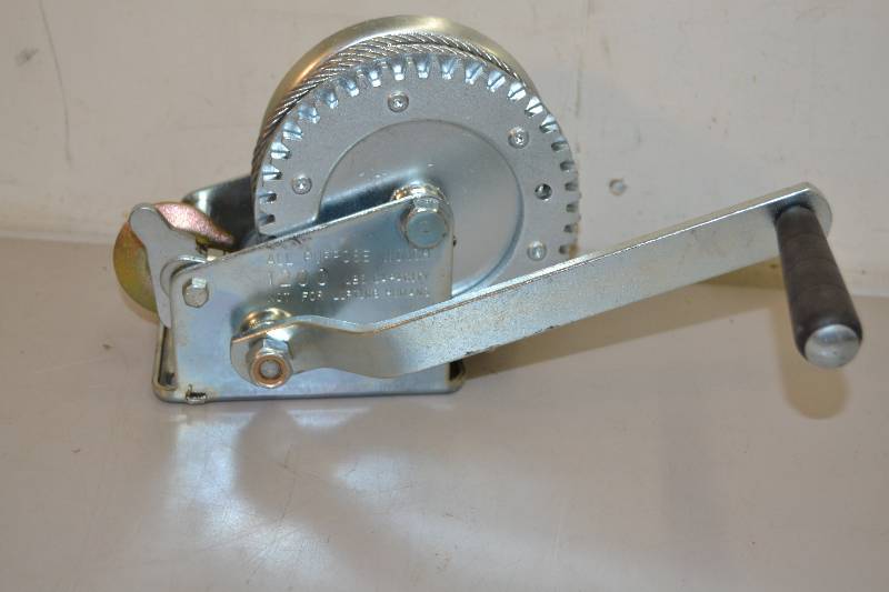 lot 356 image: 1200LB. Hand Winch