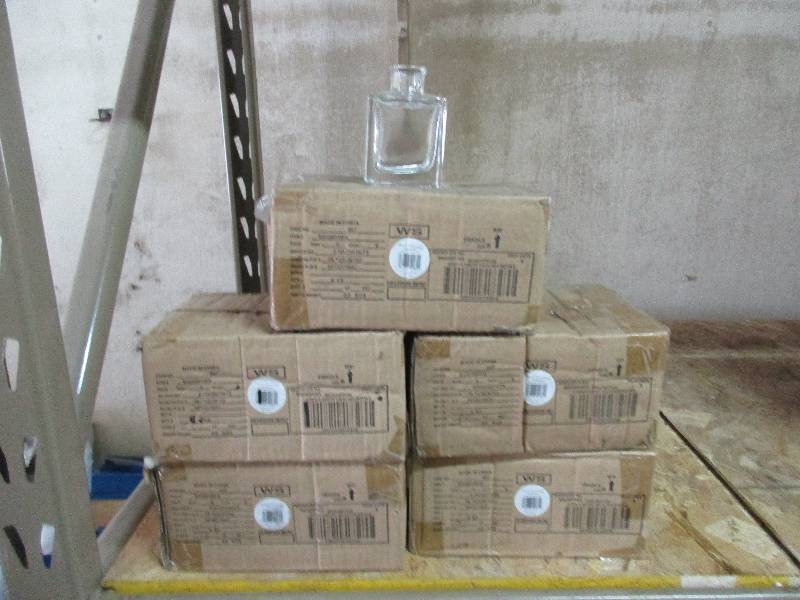 32 - 3.58 glass bottles square