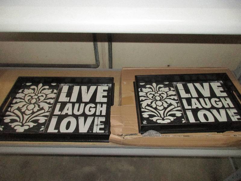 2 serving trays and 1 wall decor