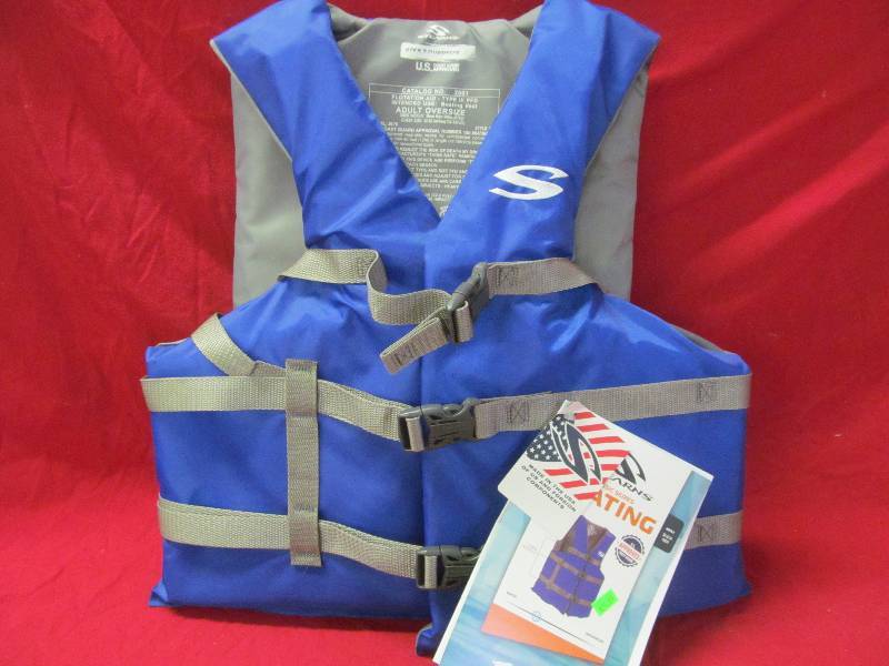 lot 3 image: life vest