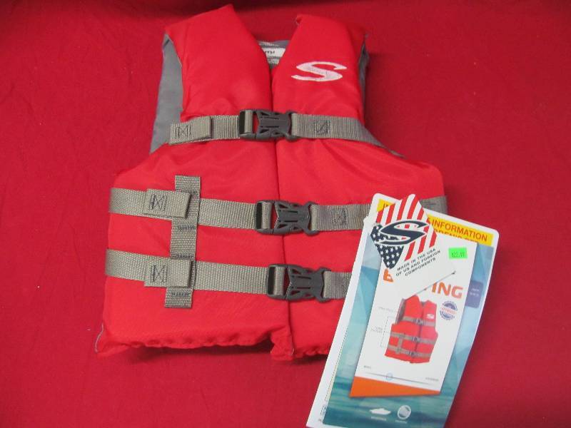 lot 7 image: life vest