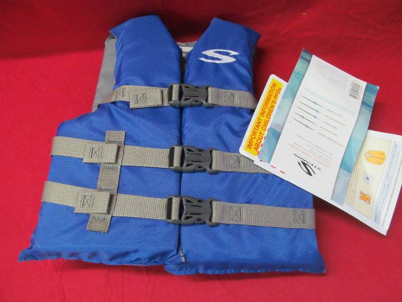 lot 8 image: life vest